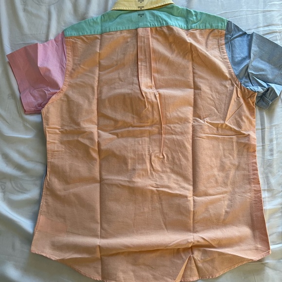 Multi-colored button down Ralph Lauren button - Picture 3 of 3